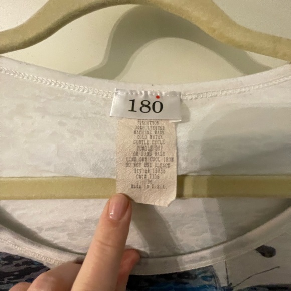 White tee with blue butterflies 🦋 with flutter sleeves - size medium - Picture 4 of 6